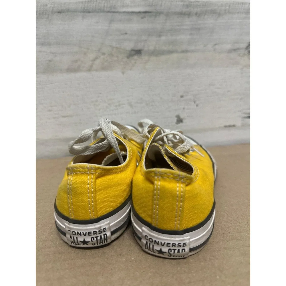 Converse Chuck Taylor All Star Youth Size 2 Yellow Low Top Canvas Sneakers